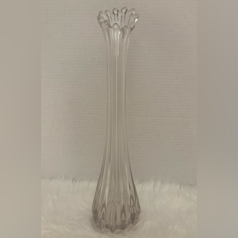 VTG LE Smith 16” Clear Ribbed Swung Stretch Glass Vase